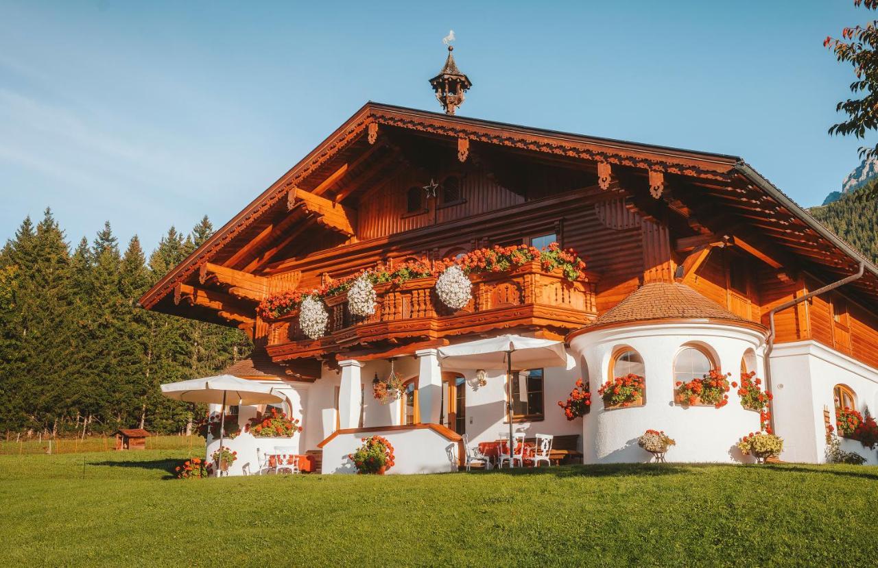 Hotel Lindenhof Ramsau am Dachstein Exteriör bild