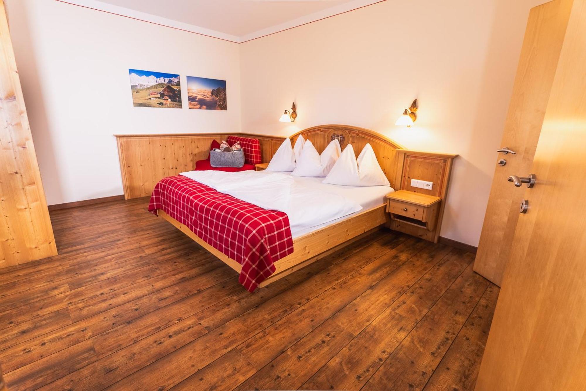 Hotel Lindenhof Ramsau am Dachstein Exteriör bild