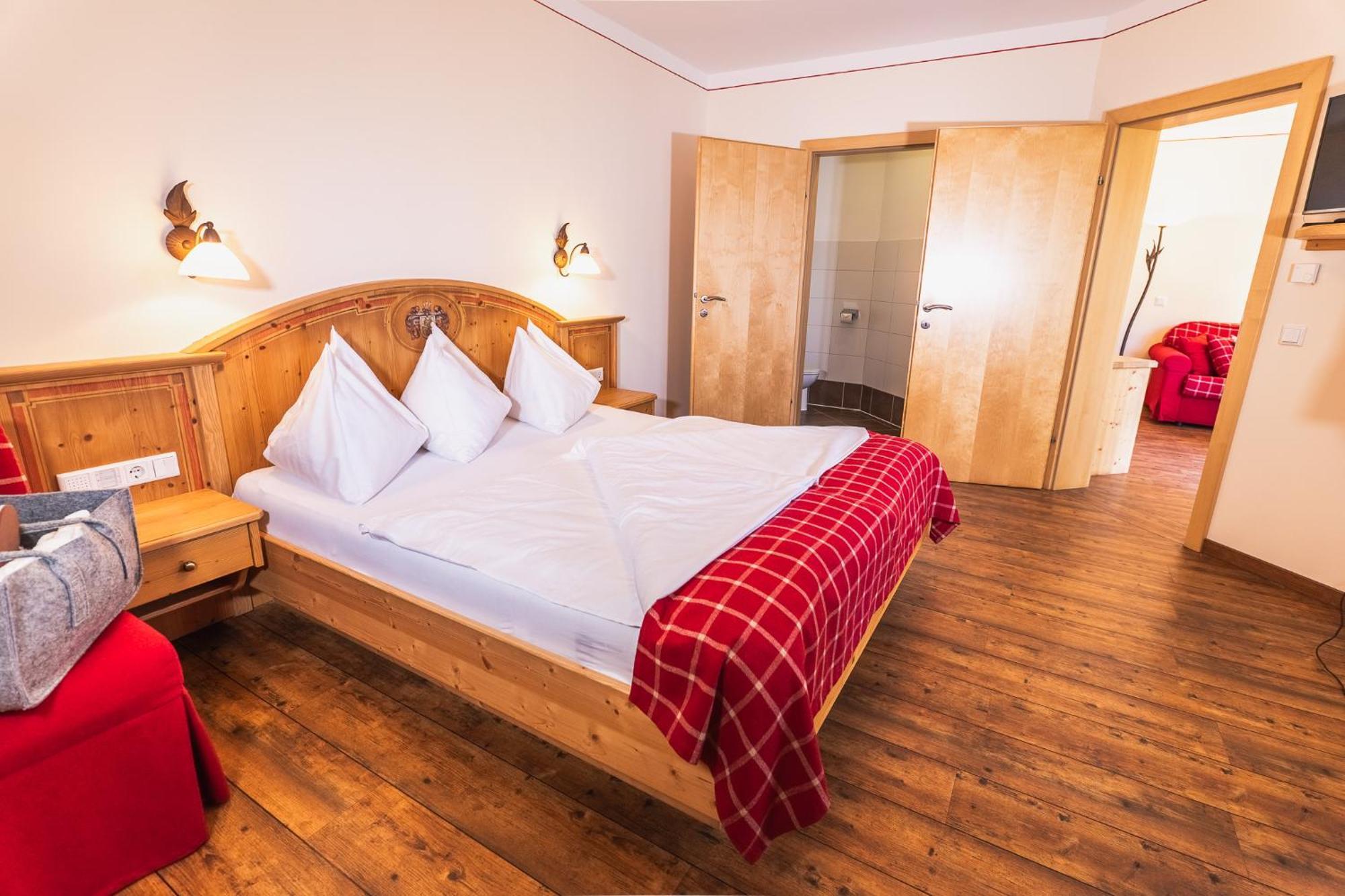 Hotel Lindenhof Ramsau am Dachstein Exteriör bild