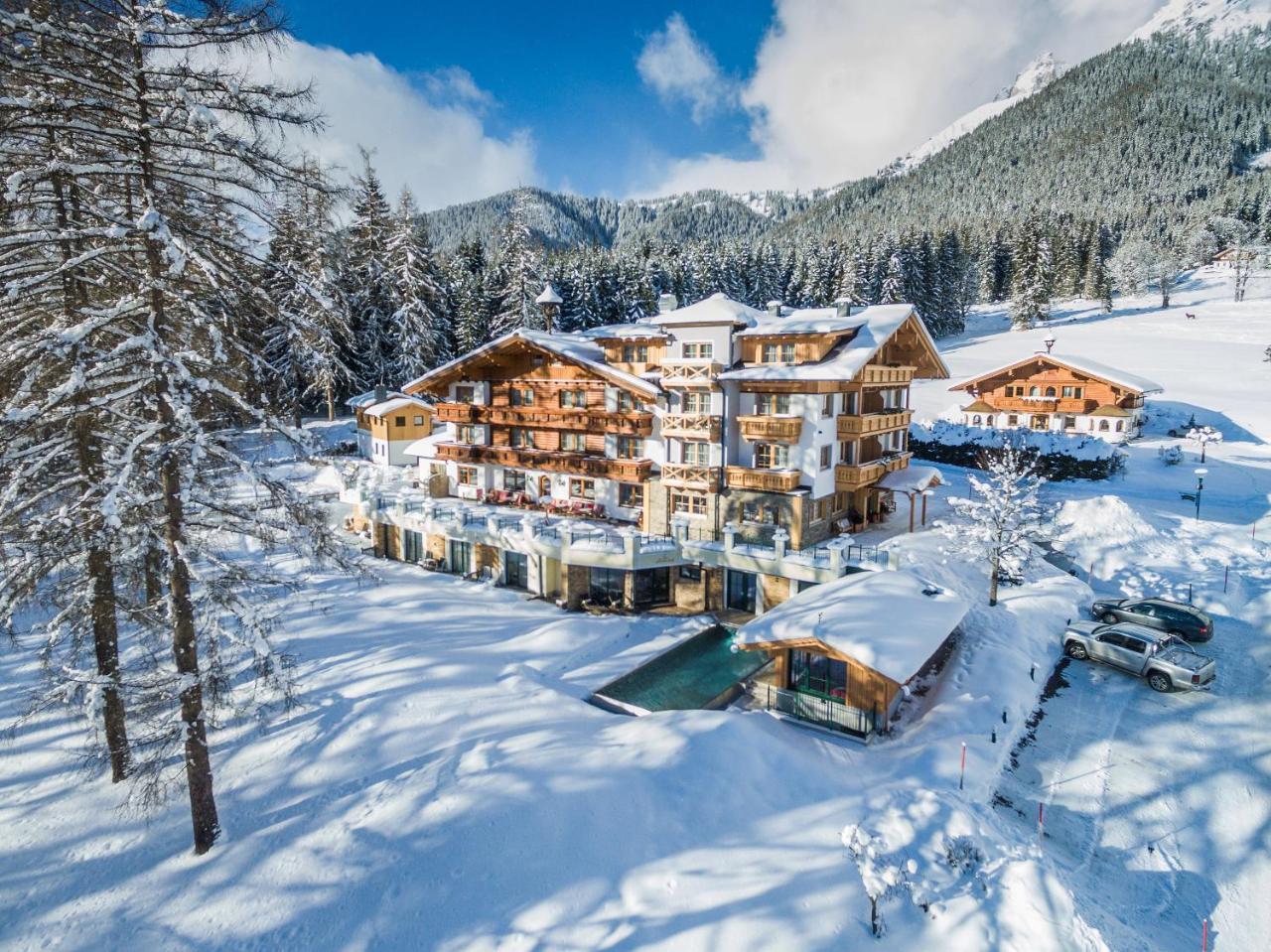 Hotel Lindenhof Ramsau am Dachstein Exteriör bild