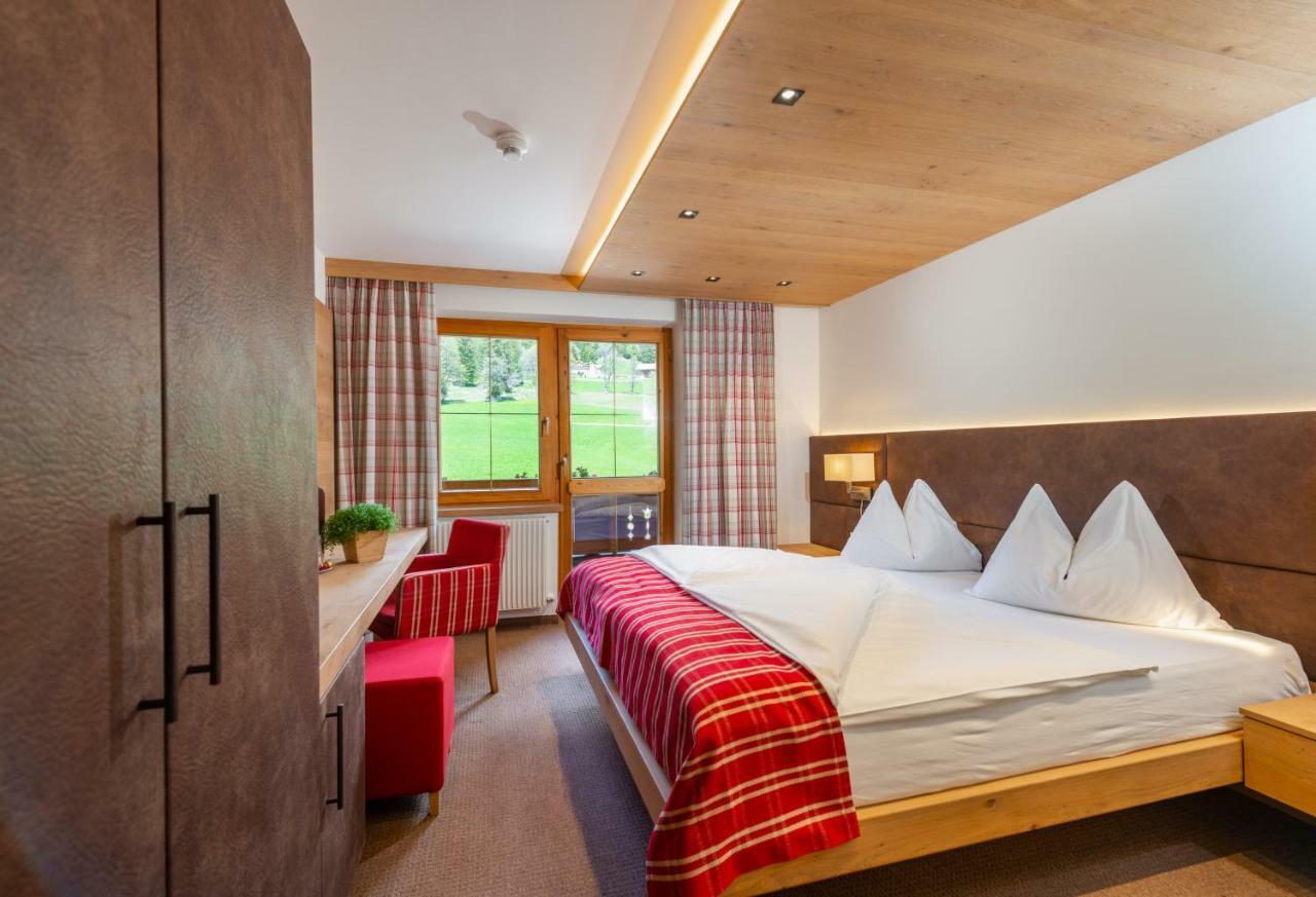 Hotel Lindenhof Ramsau am Dachstein Exteriör bild